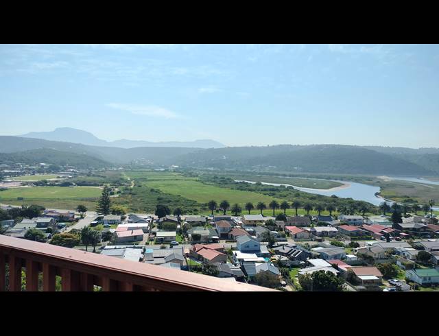 3 BEDROOM FREEHOLD FOR SALE IN BERGSIG